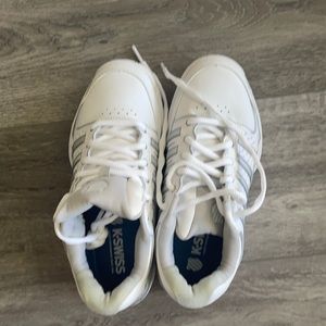 K-Swiss Size 7 Women’s Tennis Shoes